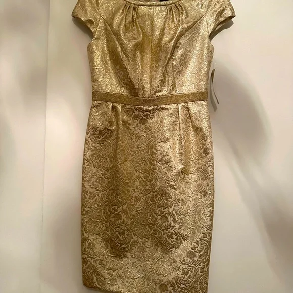 green emerald velvet dress CARMEN MARC VALVO Size 4 Cream Beaded Lace Overlay Sleeveless Gown – Sui  Generis Designer Consignment